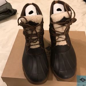 Saltwater wedge boots